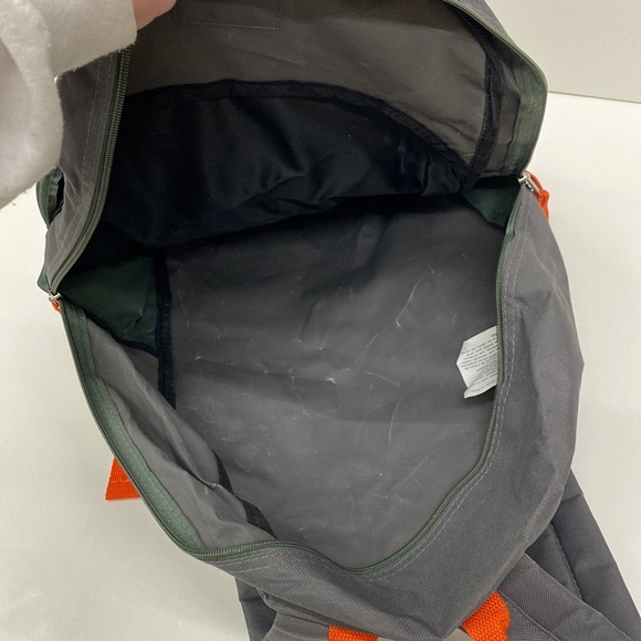 Trailmaker Classic 17” Backpack with adjustable shoulder straps - Picture 5 of 6